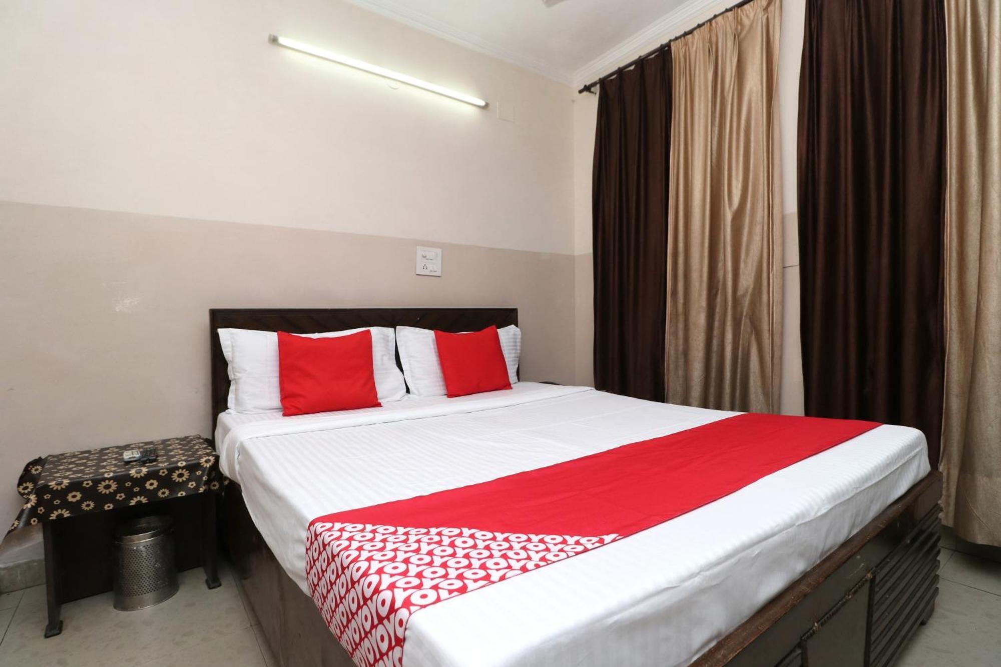 Hotel O Ashoka Residency Chandigarh Bagian luar foto