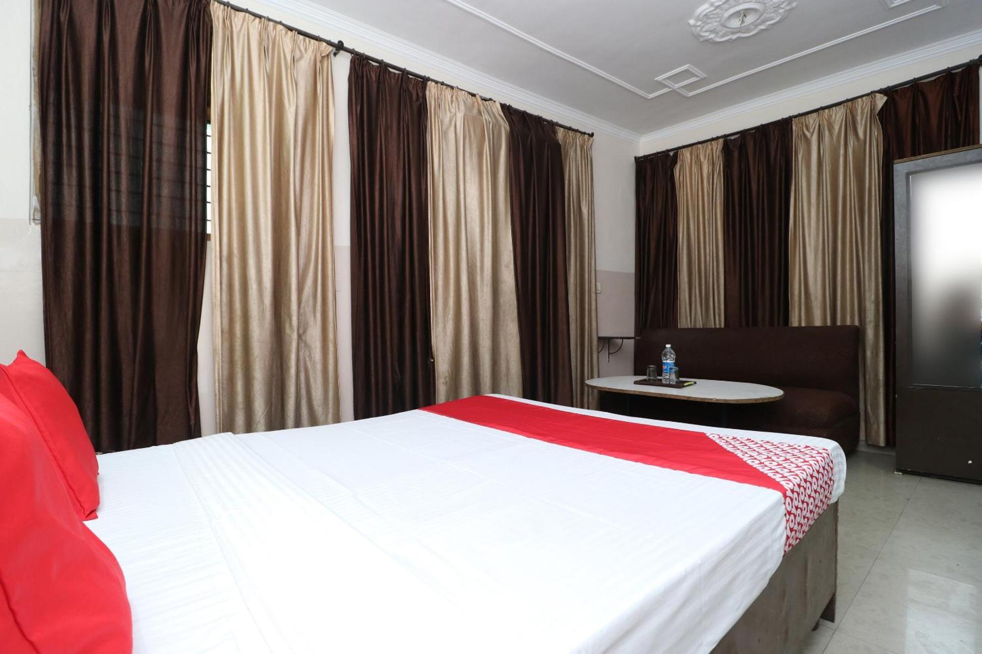 Hotel O Ashoka Residency Chandigarh Bagian luar foto